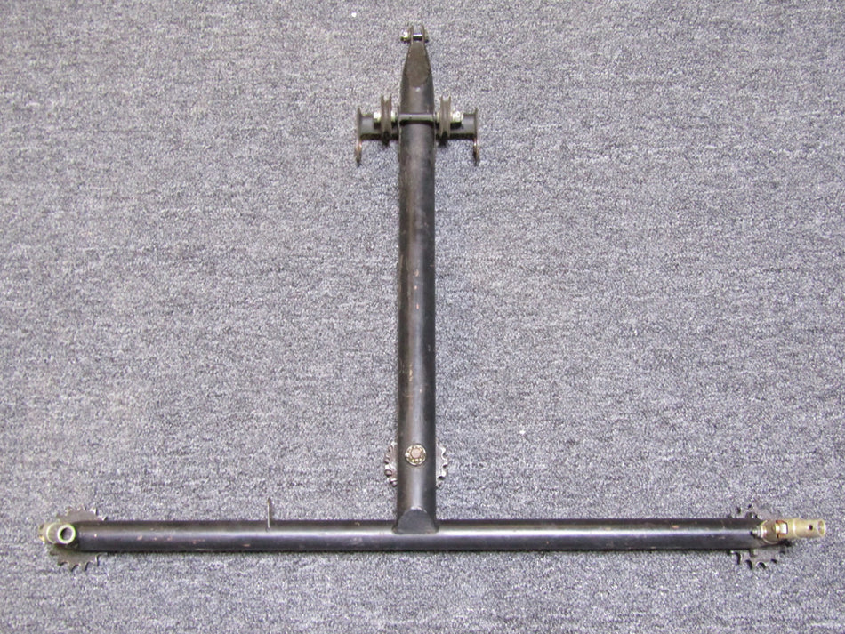 62019-004, 62703-034 Piper PA32-260 Control Column Assembly with Tee Bar