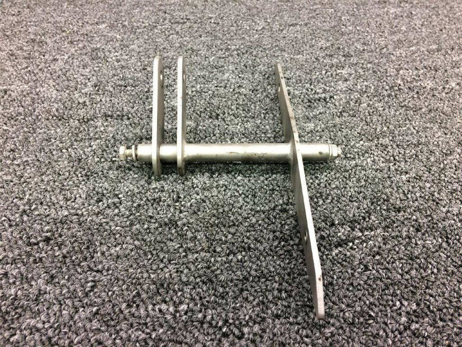 67046-001 Piper PA28R-200 Aileron Bellcrank Assembly RH