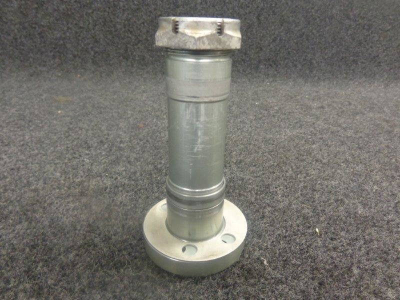 11661-001 Cirrus SR20 Main Gear Axle w Nut (Aluminum)