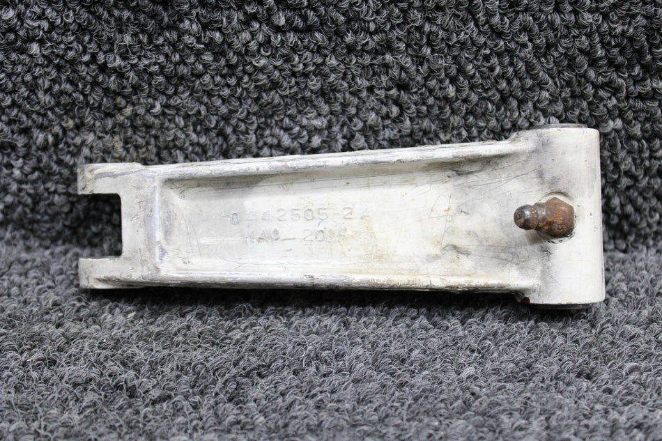 0442506-2 (Cast: 0442505-2A) Cessna 172M Nose Gear Torque Link Lower (Corrosion)