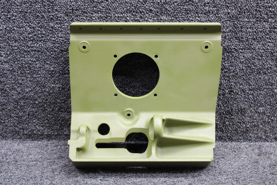 1211425-2 Cessna 210F Main Gear Bulkhead Fitting Inboard RH (Zinc Chromate)