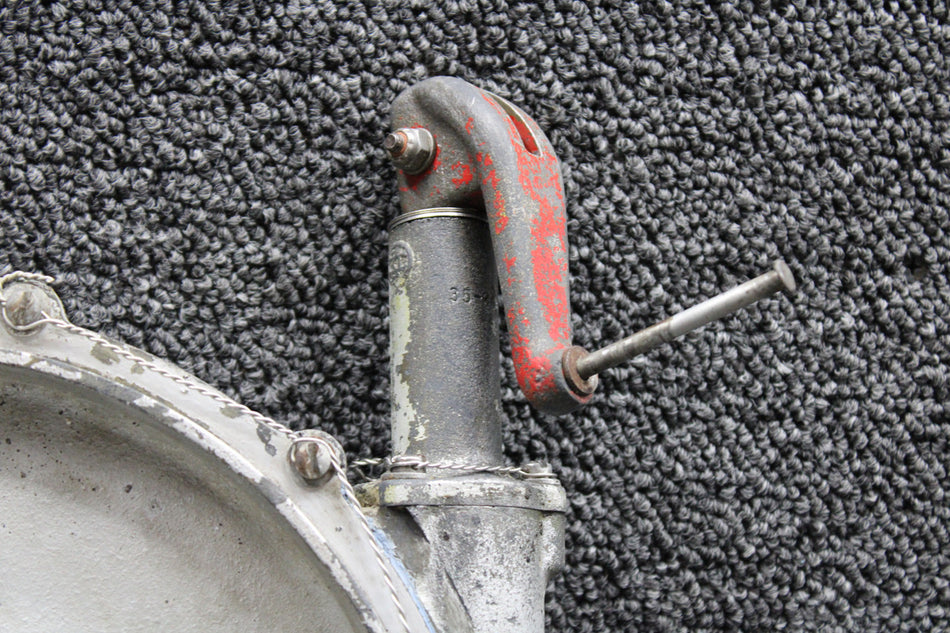 35-810080-602 Beechcraft E35 Landing Gear Retract Actuator Assembly (Core)