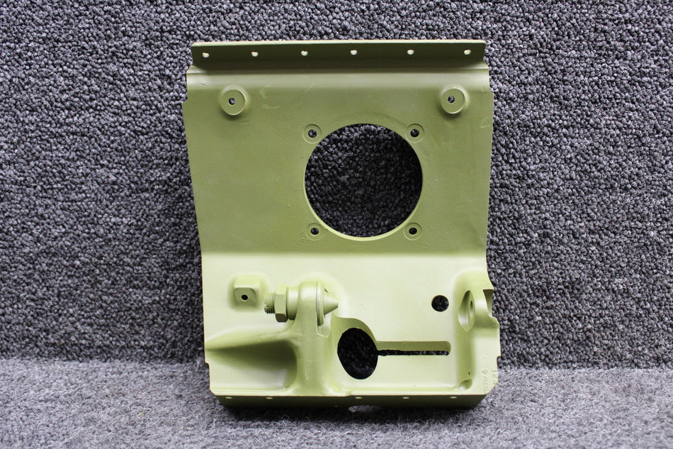 1211425-1 Cessna 210 Main Gear Fitting Inboard LH (Zinc Chromate)