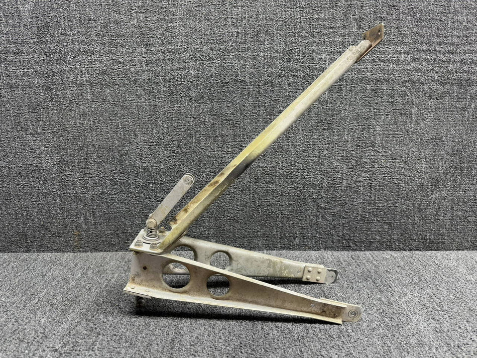 65244-000, 65245-000 Piper PA28 Elevator Stabilator Trim with Shaft and Link