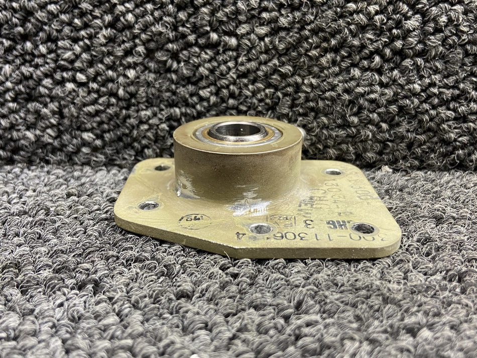 300-113061-2 Rockwell 700 Main Gear Fitting Assy RH (Minor Damage)
