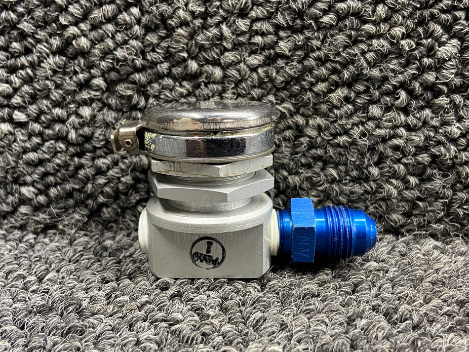 Z908 Puritan Bennett Oxygen Outlet Assembly w Lid (Stright Fitting)