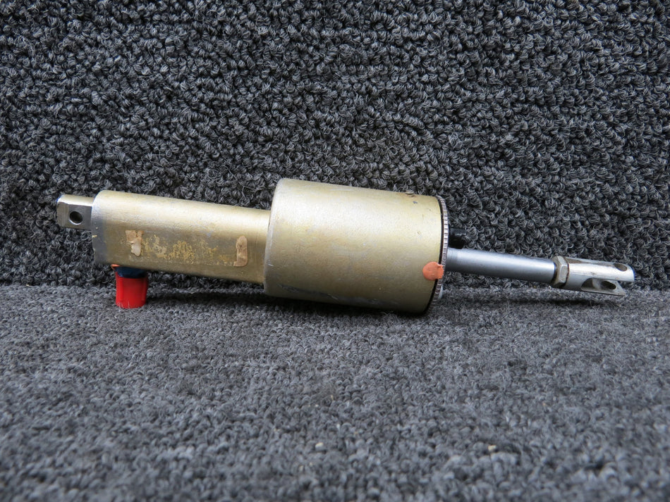 0541138-3 (Use: 0541138-16) Cessna 177B Master Brake Cylinder Assembly