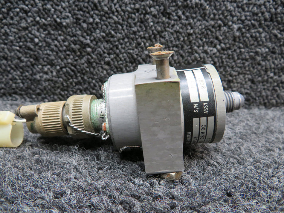9912057-5 (Alt: 1194P1-3) Puritan Bennett Pressure Switch