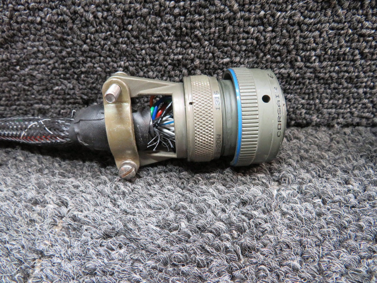 MS3476W20-41S (Alt: 07418-M85049-52-1-20W) Corsair Canon Plug