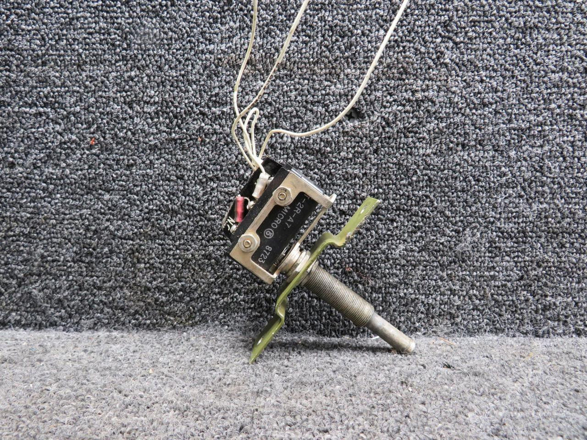 UND Lab Inc DT-2R-A7 (Alt:MS5008-1) UND Lab Landing Gear Position Micro Switch w Bracket