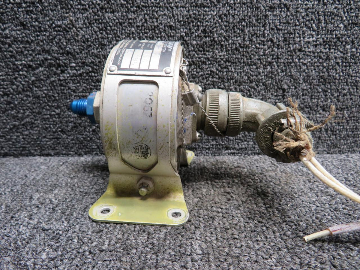 Meletron M410G-5A-146 Meletron Pressure Actuated Switch (Volts: 28, Amps: 2)