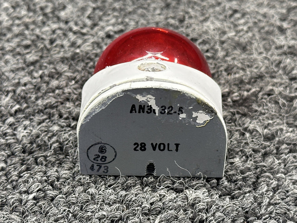 AN3032-5, AN3042-1 Beechcraft 95-B55 Wing Tip Light Retainer LH