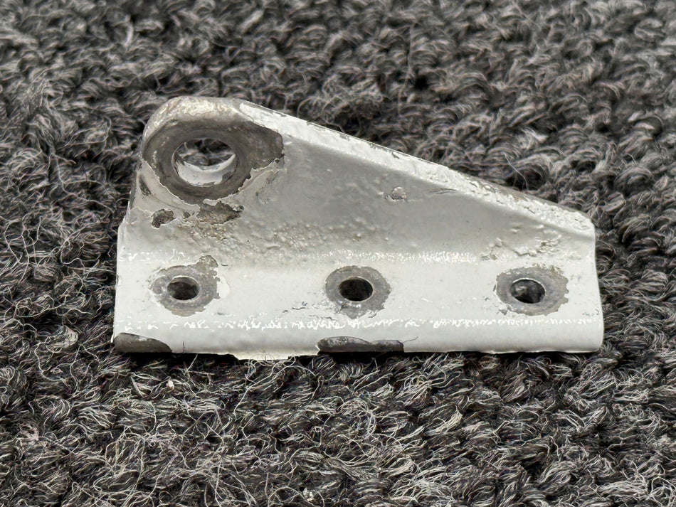 0431008-2 Cessna 150J Vertical Fin Fitting Assembly RH