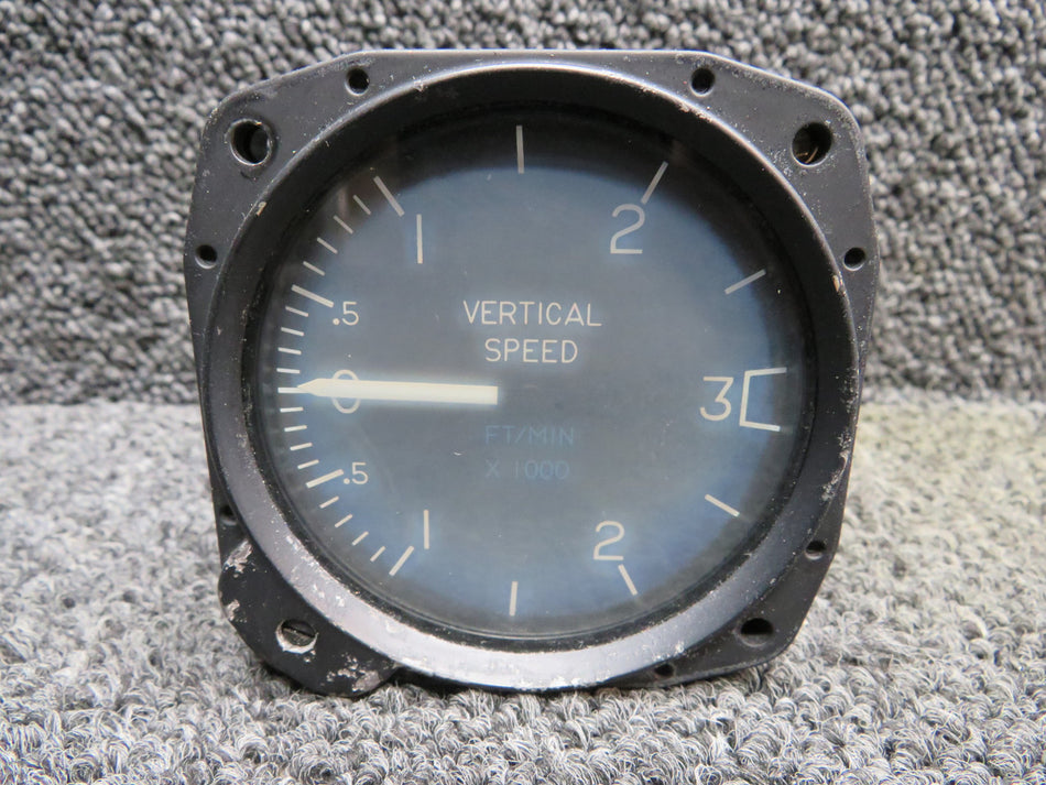 7030 (Alt: C661035-0101) United Insts Vertical Speed Indicator (Code: C.29)