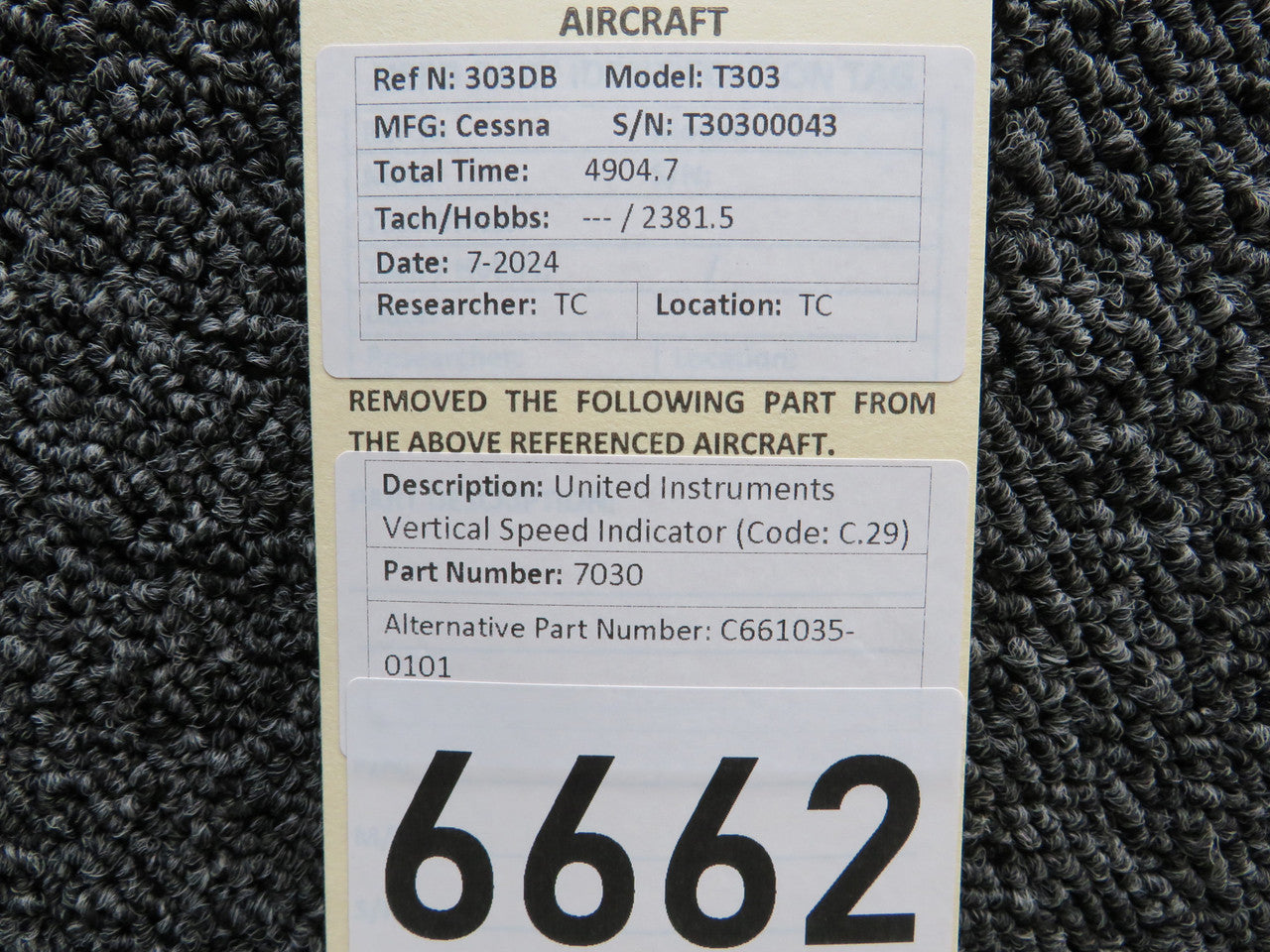 7030 (Alt: C661035-0101) United Insts Vertical Speed Indicator