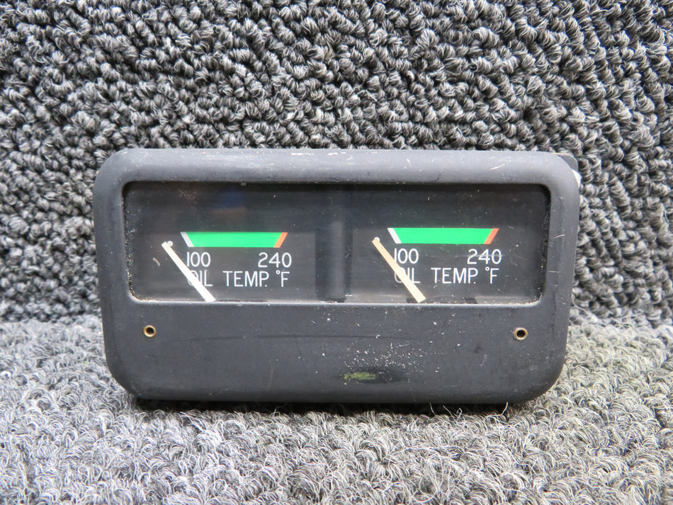 C669551-0101 Rochester 6247-00061 Dual Oil Temperature Indicator (Volts: 28)