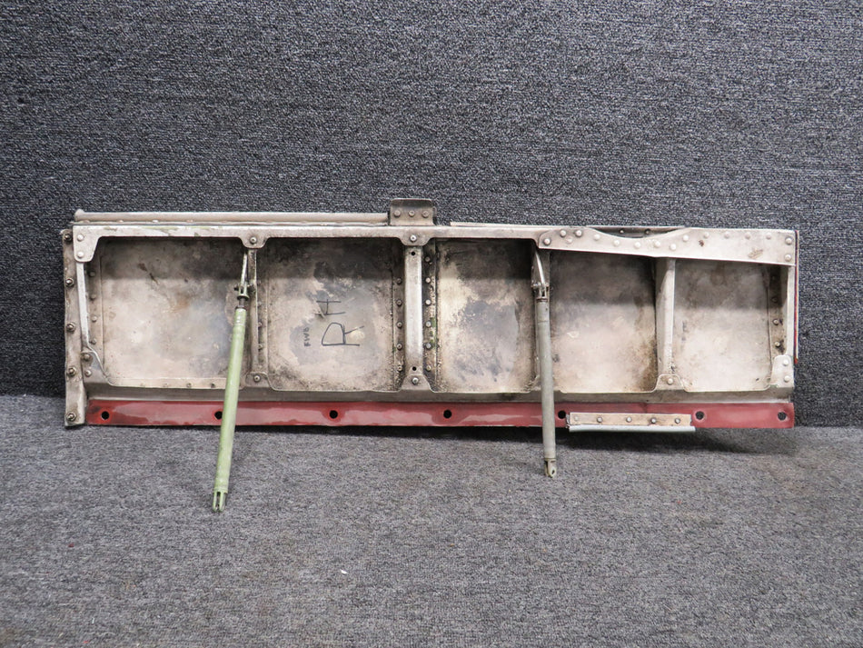 Dehavilland DHC-7-102 Forward Nose Landing Gear Door RH