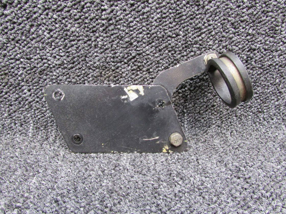 49384-002, 49386-002 Piper PA-31T Plate Fuel Flow Transmitter has Bracket (C20)