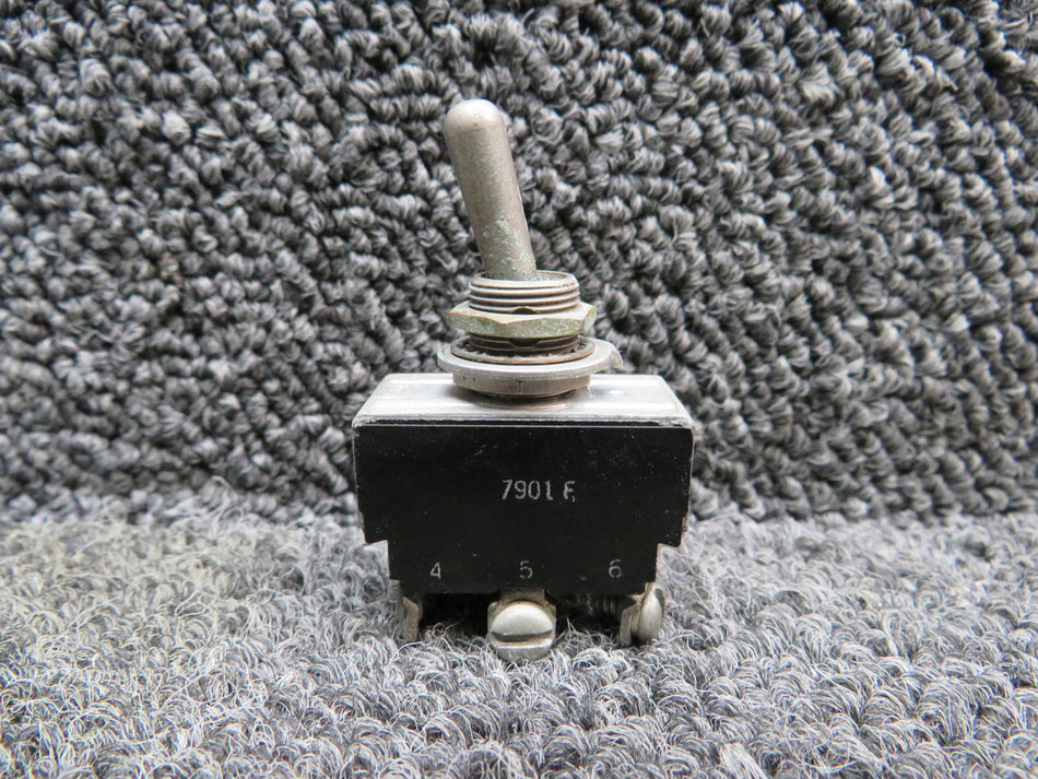 MS25201-4 (Alt: 8860K4) Cutler-Hammer3 Position Toggle Switch Assembly