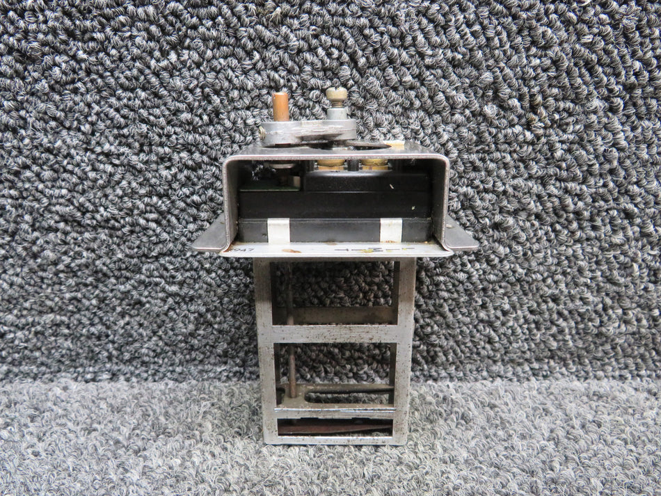 A05D97, 89513 Cessna T303 Adj Duct Switch Assembly