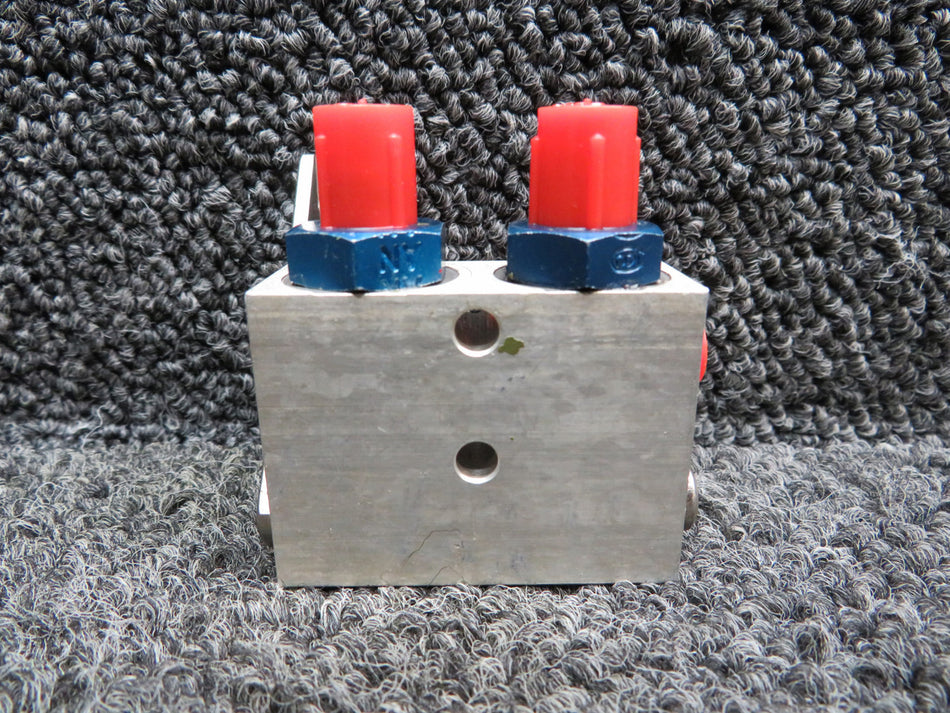 9910564-1 Cessna T303 60-25 Cleveland Parking Brake Valve Assembly