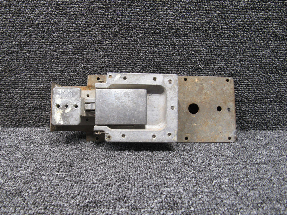 0413387-1 Cessna 150 Cabin Door Latch Assembly LH (Missing Internals)