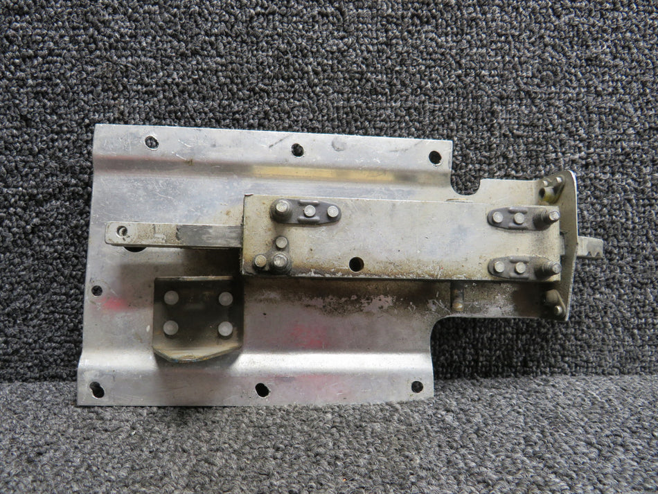 1717039-1 Cessna 177 Cabin Door Latch Assembly LH (Missing Handle)