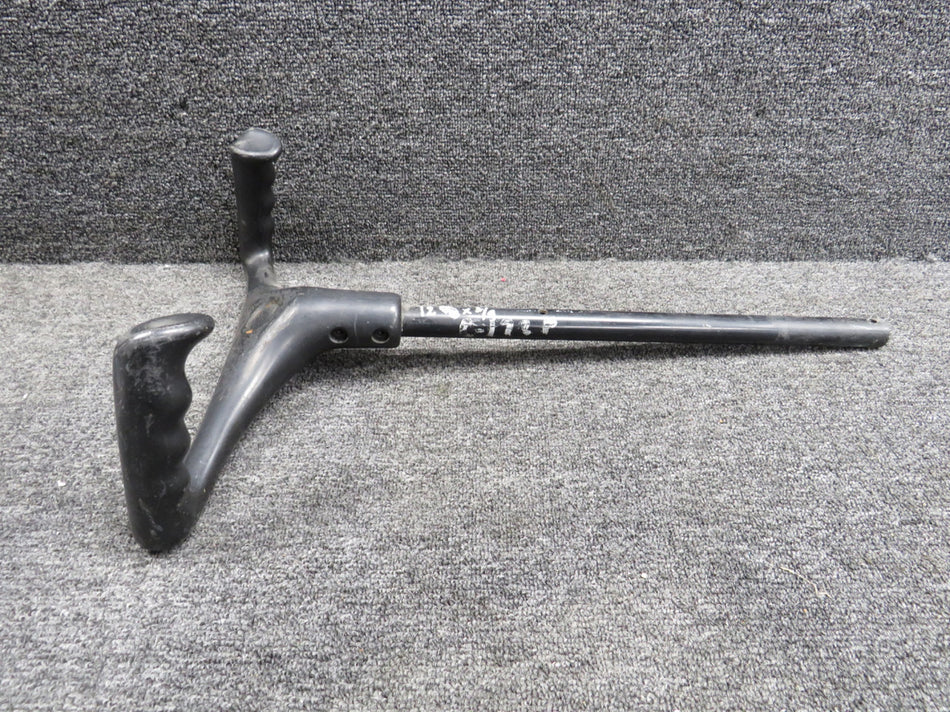 0513260-4 Cessna 172P Control Wheel Assembly (Missing Pad) (L: 12.75”, D: 0.75”)