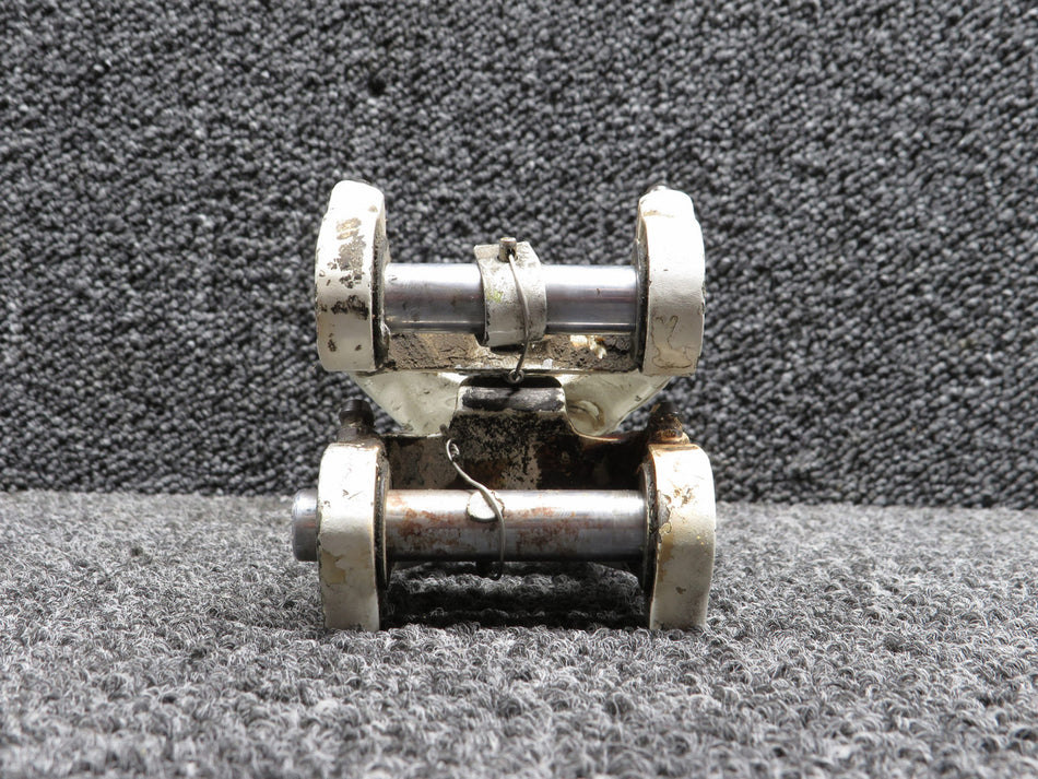 36-810015-1 Beechcraft Upper Knee Assembly