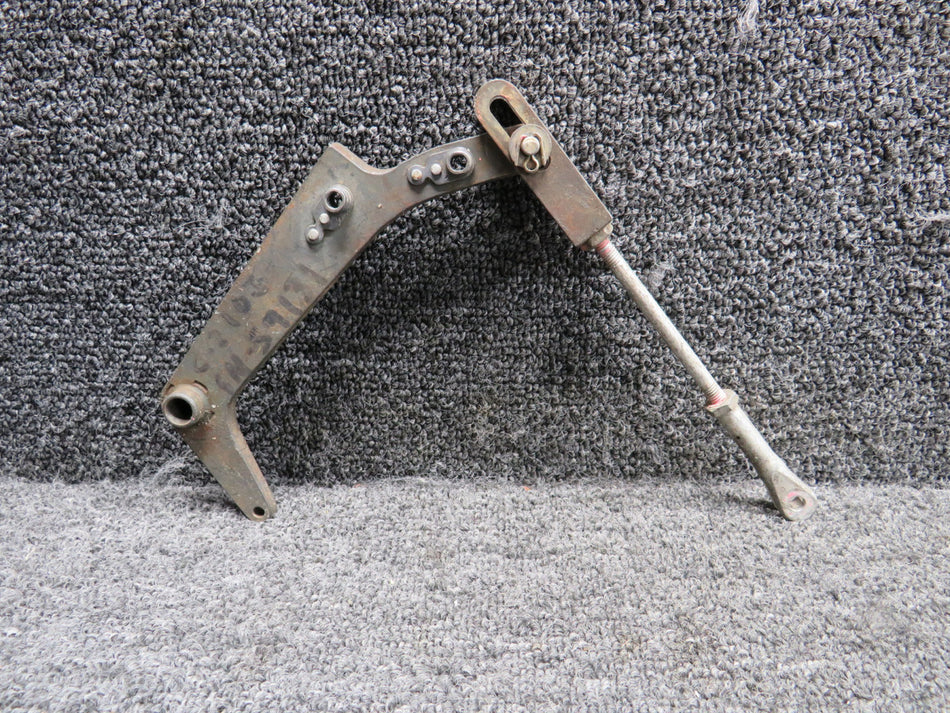 1241428-1, 1241026-1 Cessna 210 MLG Door Uplock Clevis Assy LH