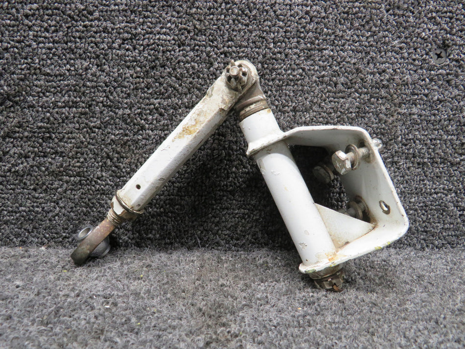 99-820024 Beechcraft King Air 200 Nose Gear Door Actuator Bracket Assembly