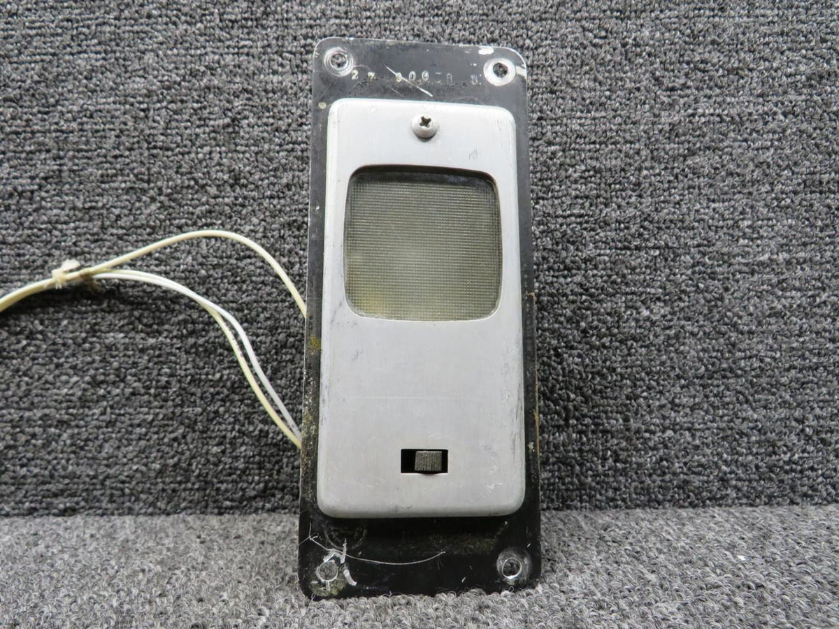 Wemac 2335-1 (Alt: 27-90002-865) Wemac-Swearingen Overhead Light Assembly
