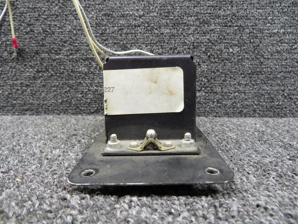Wemac 2335-1 (Alt: 27-90002-865) Wemac-Swearingen Overhead Light Assembly