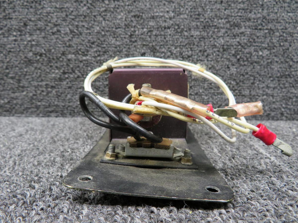Wemac 2335-1 Wemac-Swearingen Overhead Light Assembly (Missing Face Panel)