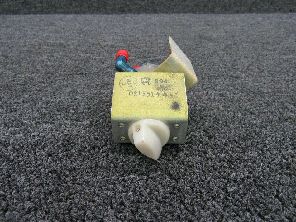 0813577-1, 0813514-6 Cessna 320 Vacuum Test Valve and Shaft with Bracket, Knob