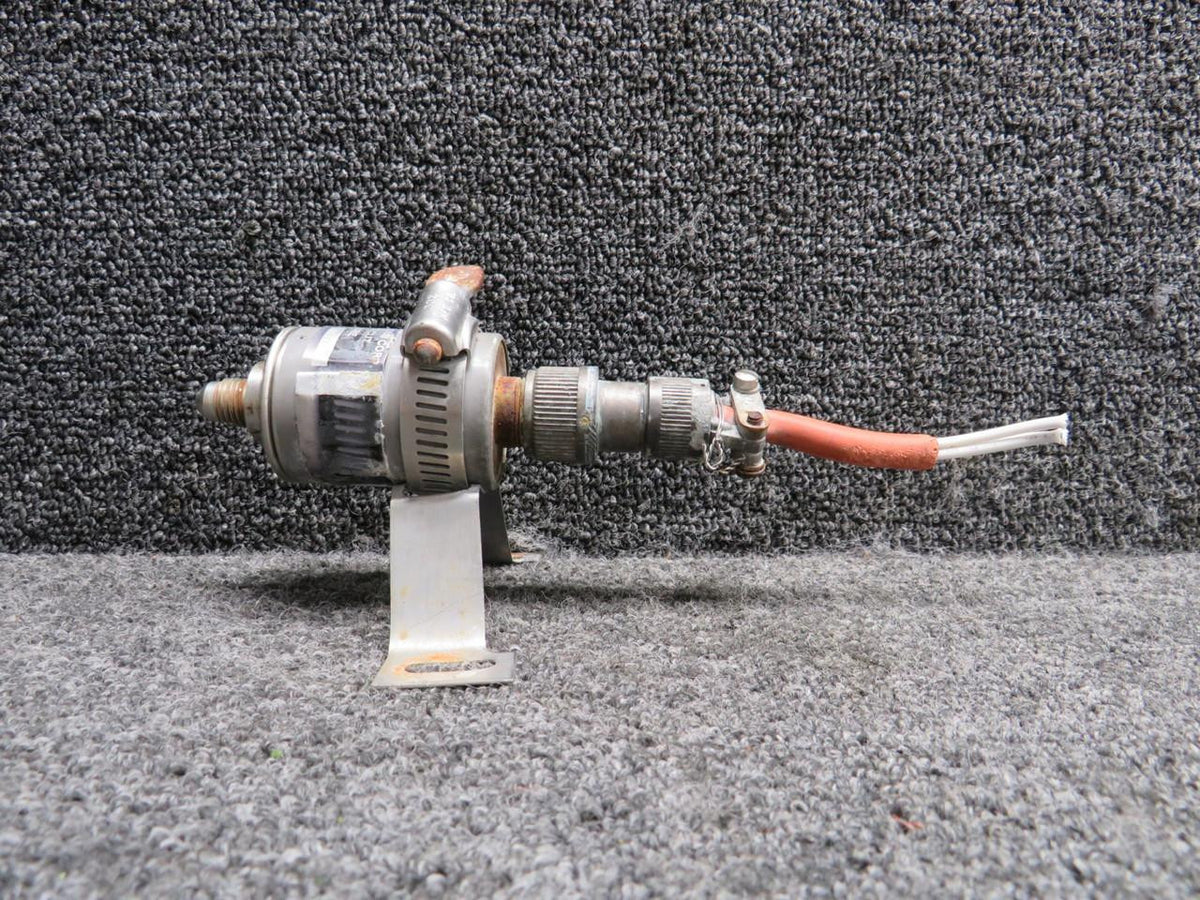 Consolidated Controls 211C119-87 (Alt: 100-389018-13) Consolidated Controls Pressure Switch with Mount