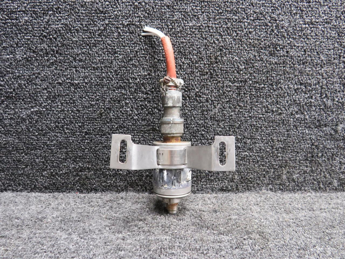 Consolidated Controls 211C119-87 (Alt: 100-389018-13) Consolidated Controls Pressure Switch with Mount