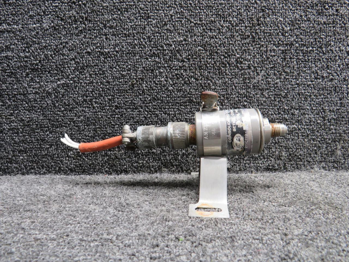 Consolidated Controls 211C119-87 (Alt: 100-389018-13) Consolidated Controls Pressure Switch with Mount