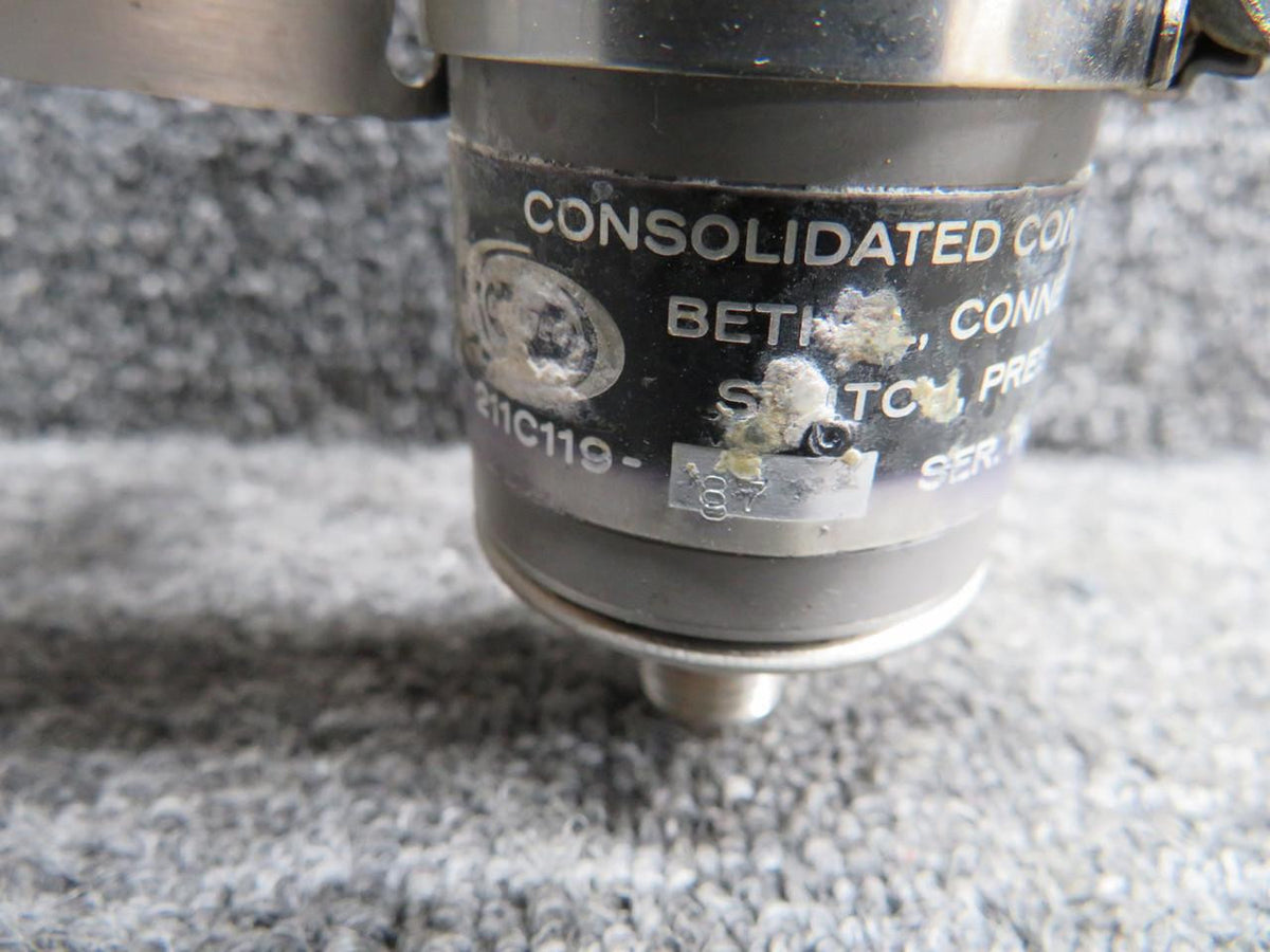 Consolidated Controls 211C119-87 (Alt: 100-389018-13) Consolidated Controls Pressure Switch with Mount