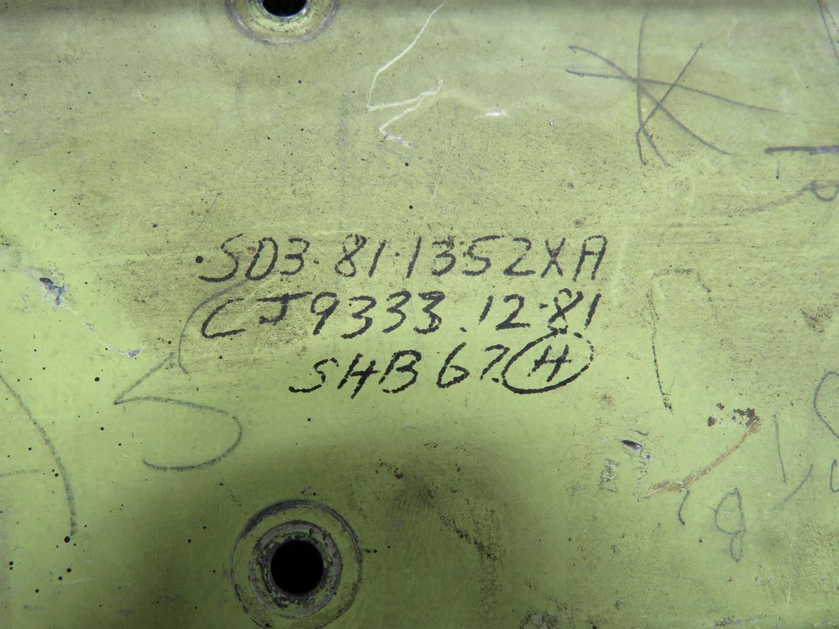 Does Not Apply SD3-81-1352XA (Alt: CJ9333-12-18) Tray Assembly