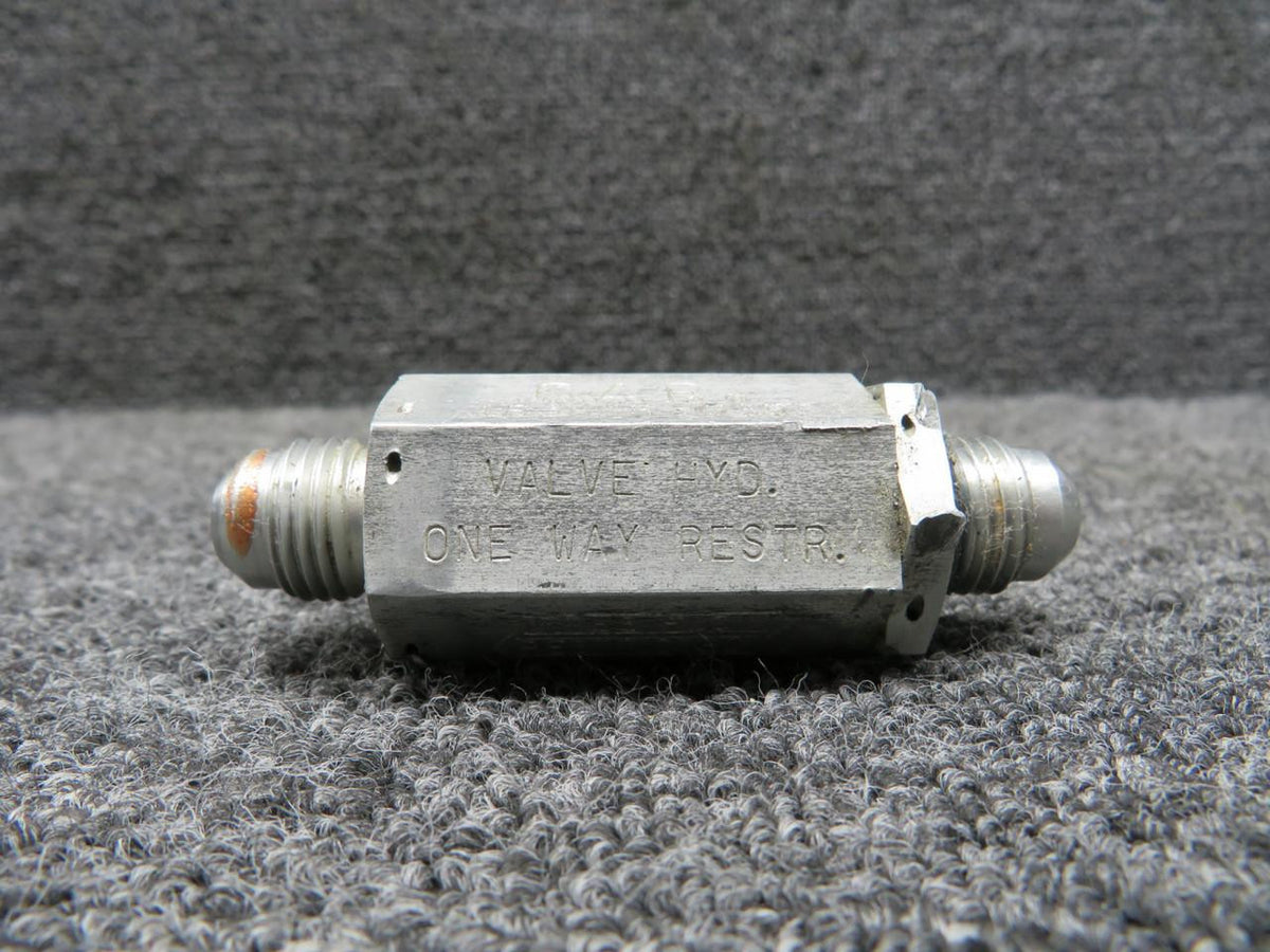 Gar-Kenyon 1R3665-035 Gar-Kenyon Hydraulic Valve (Chipped)