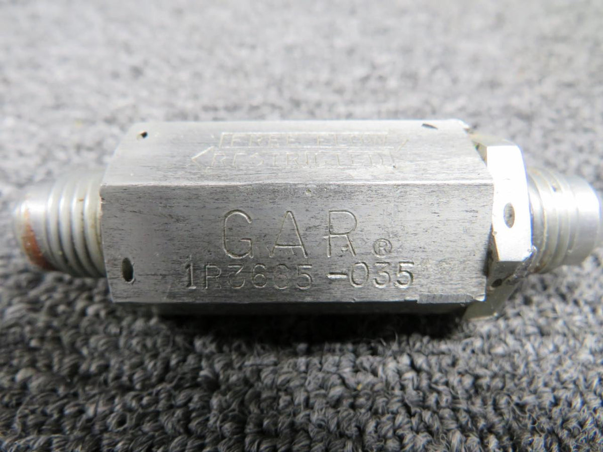 Gar-Kenyon 1R3665-035 Gar-Kenyon Hydraulic Valve (Chipped)