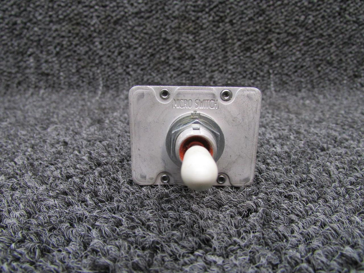 Micro Switch 4TL1-12 (Alt: MS27406-1) Micro Switch Toggle Switch (White)