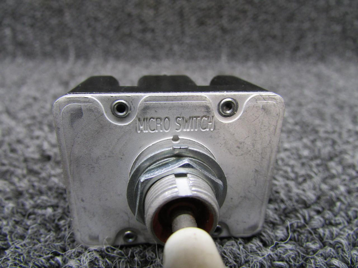 Micro Switch 4TL1-12 (Alt: MS27406-1) Micro Switch Toggle Switch (White)