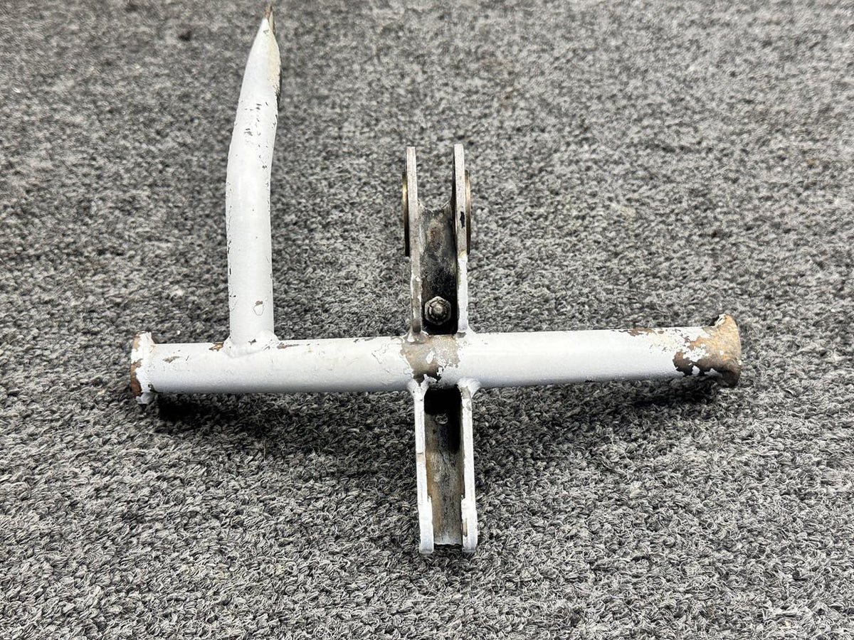 Piper Aircraft Parts 33972-008 Piper PA23-250 Stabilator Control Bellcrank Assembly