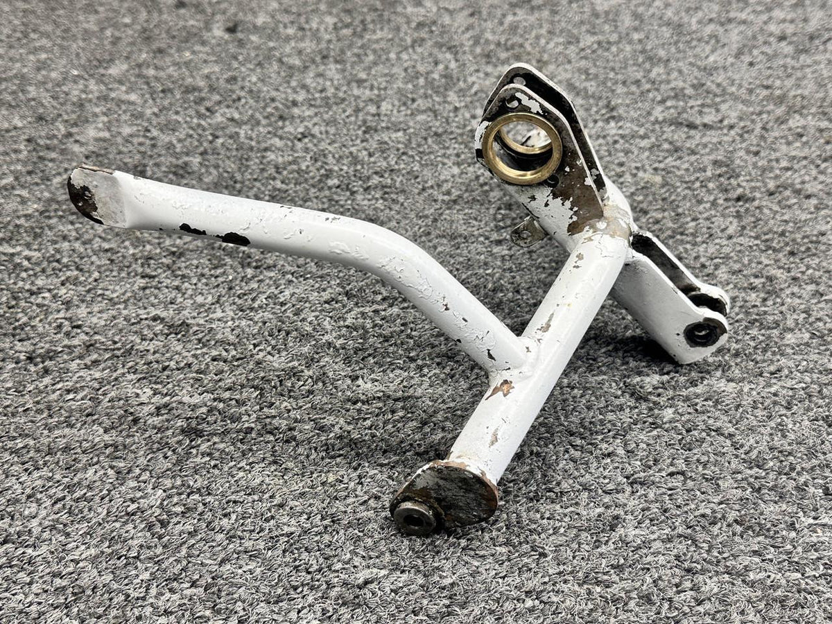Piper Aircraft Parts 33972-008 Piper PA23-250 Stabilator Control Bellcrank Assembly
