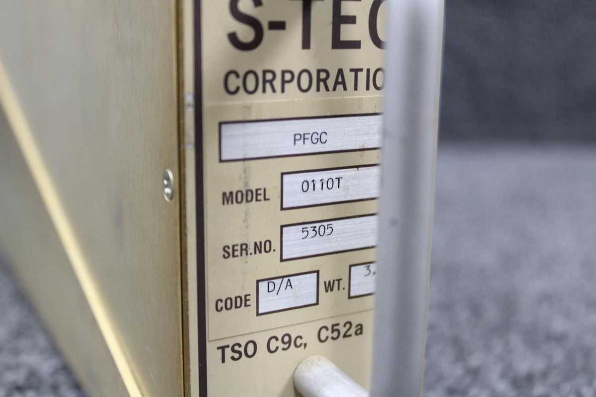 S-Tec Aviation Parts 0110T S-Tec Autopilot Pitch Computer with Tray and Connector (Volts: 14) (Core)