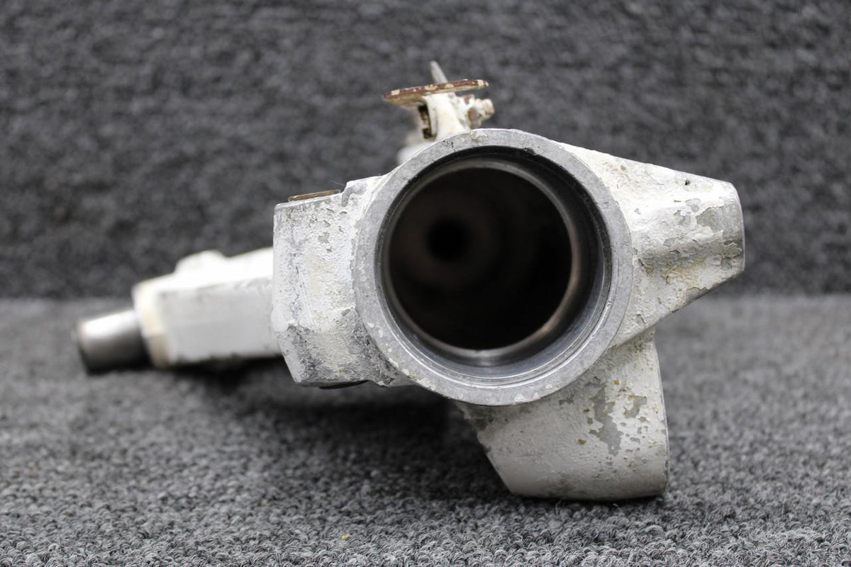 Piper Aircraft Parts 67926-012 Piper PA28R-180 Main Gear Trunnion Assembly LH