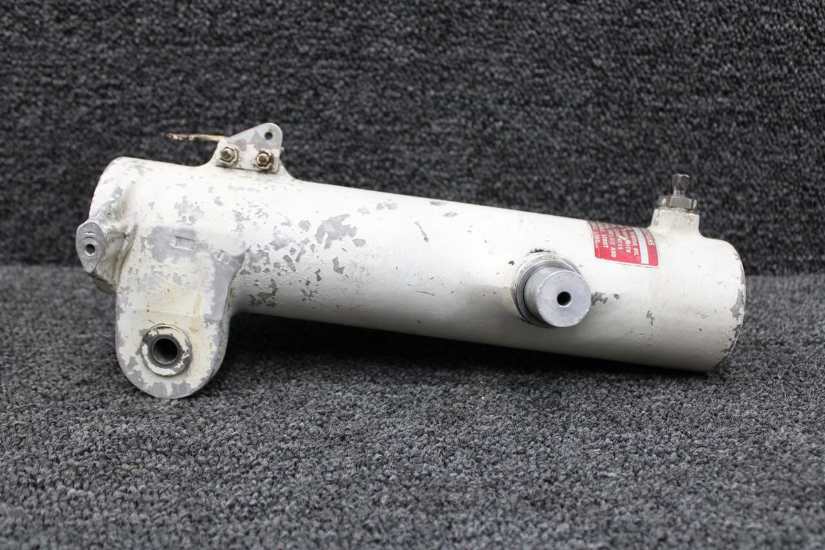 Piper Aircraft Parts 67926-012 Piper PA28R-180 Main Gear Trunnion Assembly LH