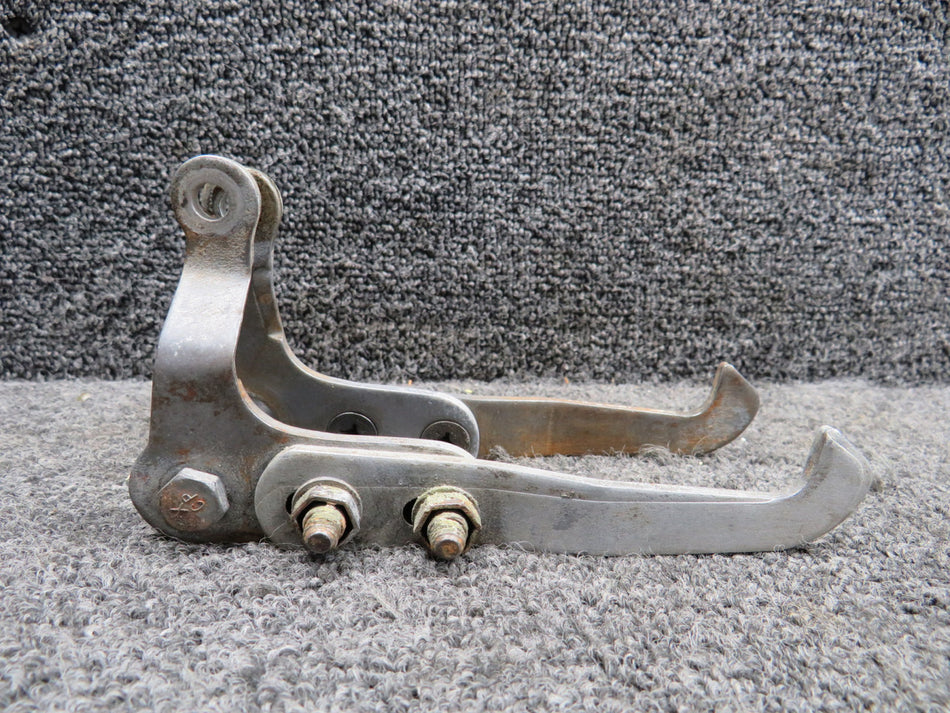0841140-5, 0841140-6 Cessna 310 Uplock Hook Assembly